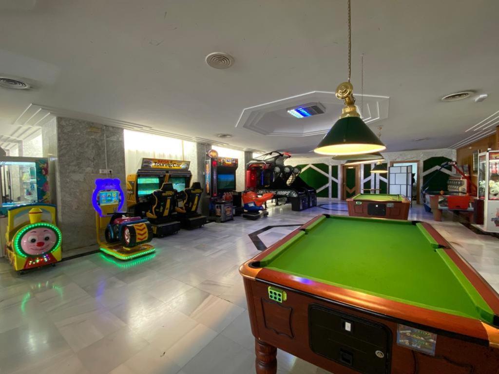 Apartamentos Magic Benalbeach By Benalnova Benalmadena Bagian luar foto