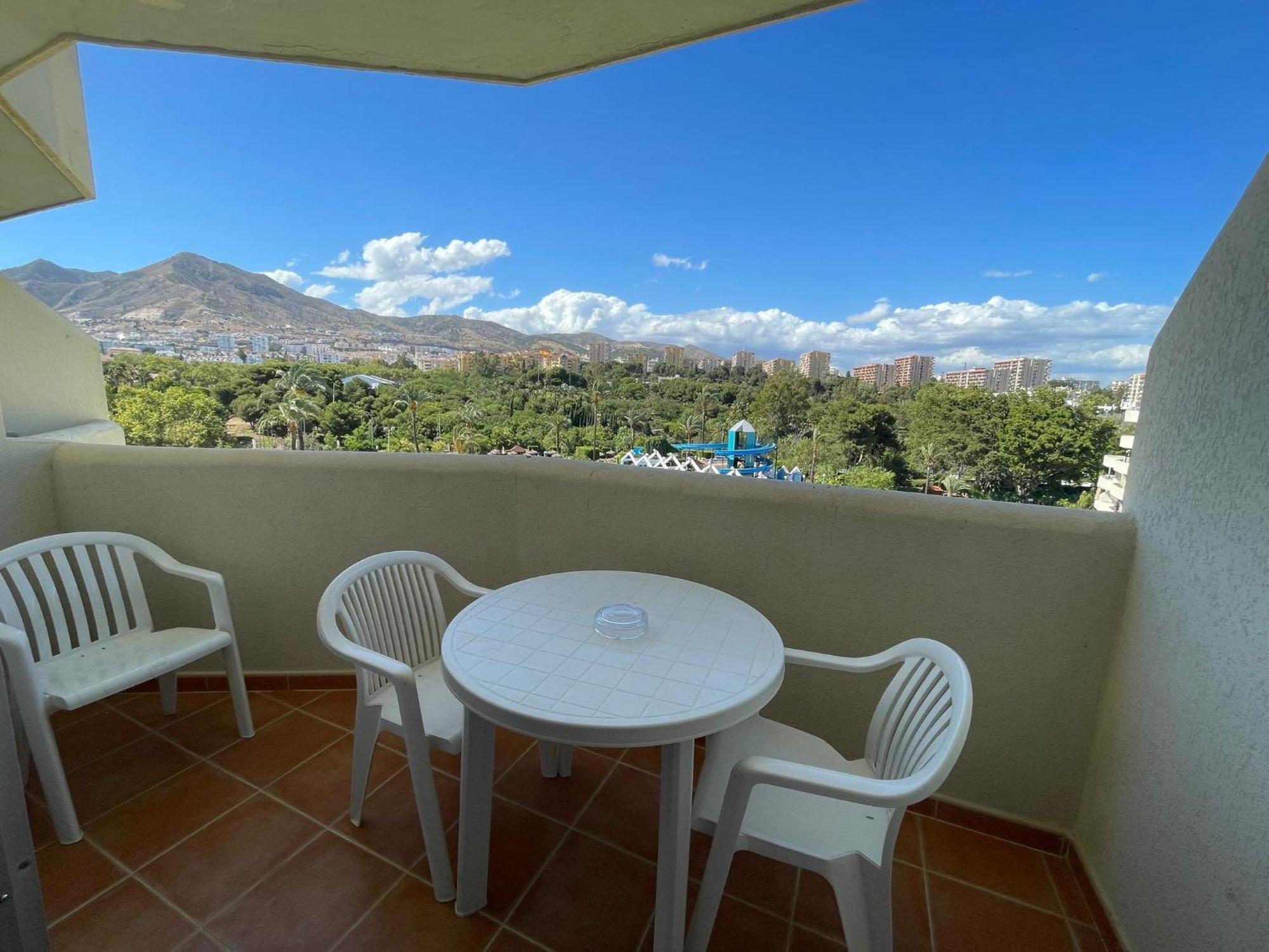 Apartamentos Magic Benalbeach By Benalnova Benalmadena Bagian luar foto