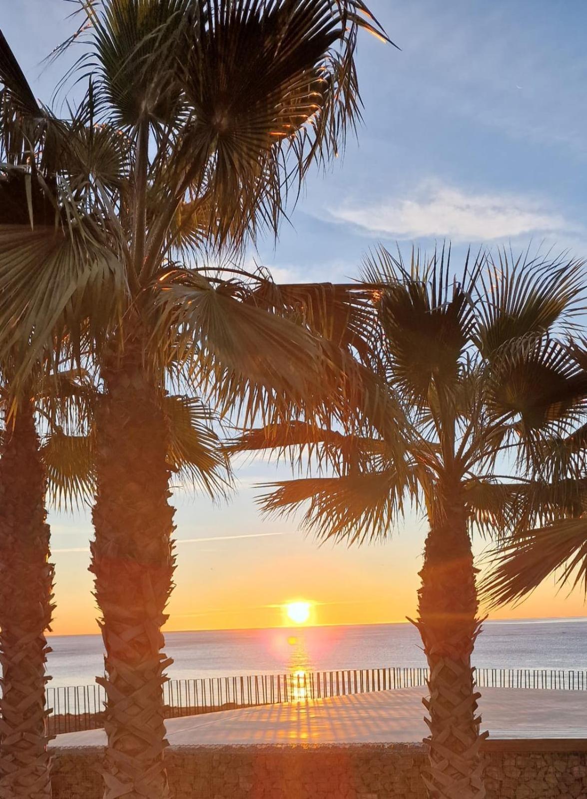 Apartamentos Magic Benalbeach By Benalnova Benalmadena Bagian luar foto